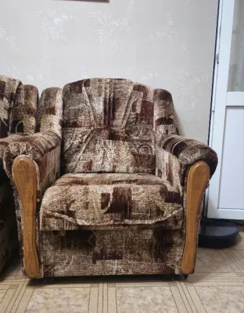 Продам диван и 2 кресла Донецк