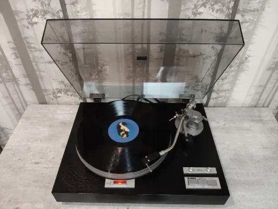 Проигрыватель винила "Yamaha" -YP-D7 Донецк