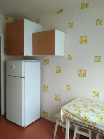 Продам 2х комн., 2/9, жилое состояние, Донской Базилик Донецк