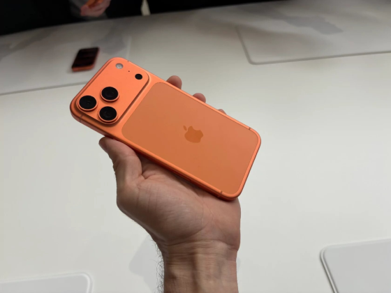 Продам iPhone 17 pro/ 256GB/ cosmic orange Донецк