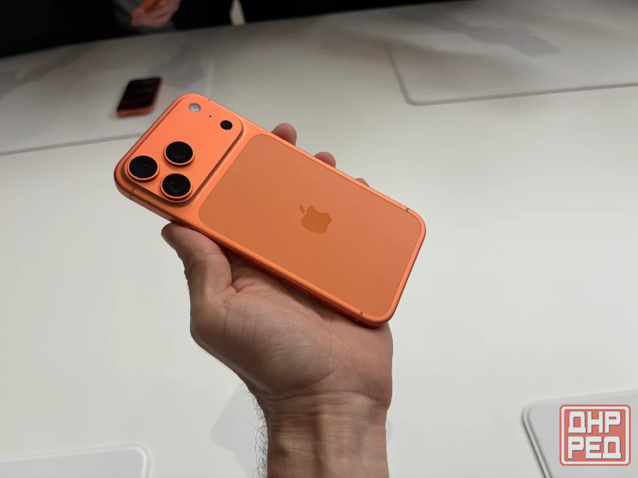 Продам iPhone 17 pro/ 256GB/ cosmic orange Донецк - изображение 1