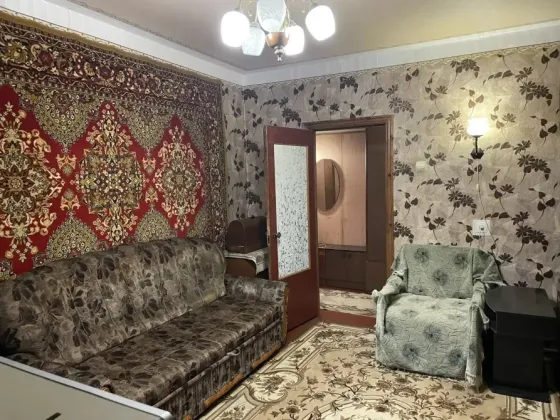 Продается 3-кoмнaтная квapтиpa в Макеевке. Рынок Баракат, 3\5 Макеевка
