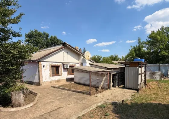 Продам жилой дом (газ по улице) 47 м.кв., 10 соток - Макеевка, пос. Красная Горка Макеевка