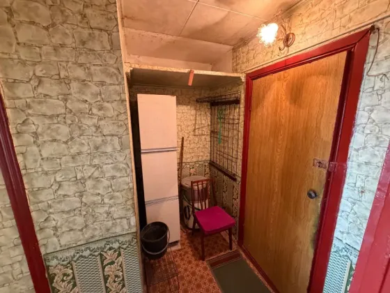 Продам 1 комн. кв., 3/9 эт., 31 м.кв. - Макеевка, мкр. Октябрьский, Горняцкий р-н Макеевка