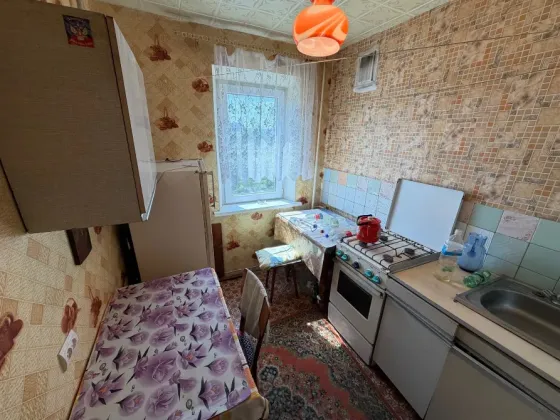 Продам 1 комн. кв., 3/9 эт., 31 м.кв. - Макеевка, мкр. Октябрьский, Горняцкий р-н Макеевка