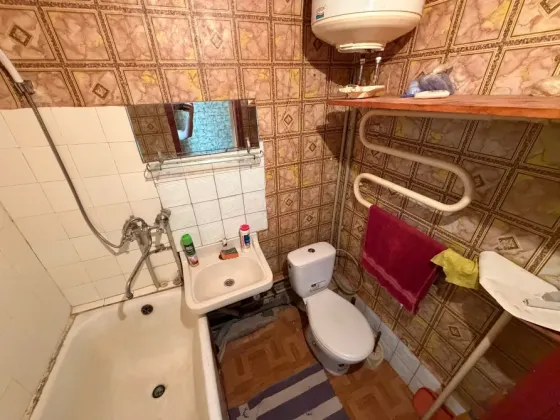 Продам 1 комн. кв., 3/9 эт., 31 м.кв. - Макеевка, мкр. Октябрьский, Горняцкий р-н Макеевка