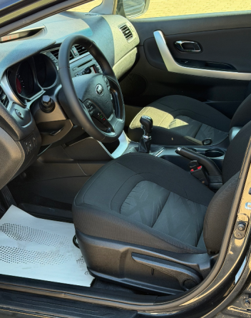 Продам авто Kia Ceed Донецк