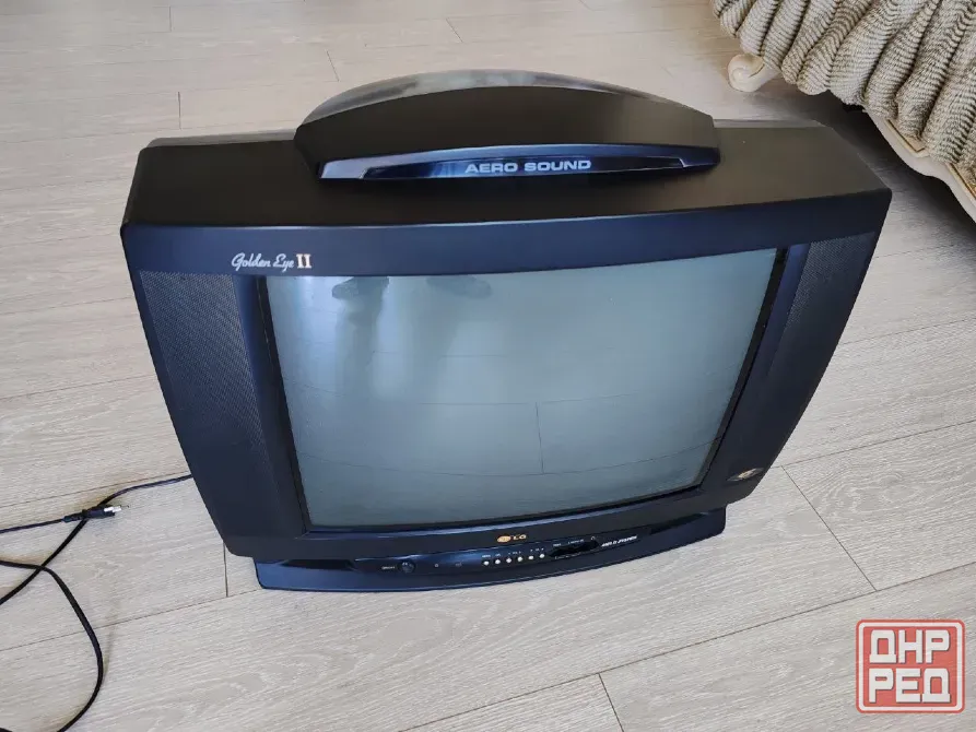 Телевизор LG Golden Eye II Aero Sound Донецк - изображение 3
