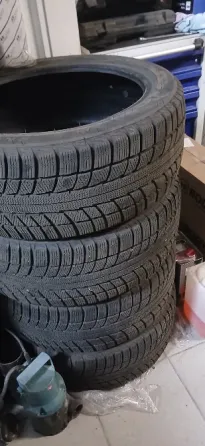 продам зимнюю резину 225/45/18 Донецк
