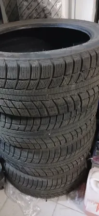 продам зимнюю резину 225/45/18 Донецк