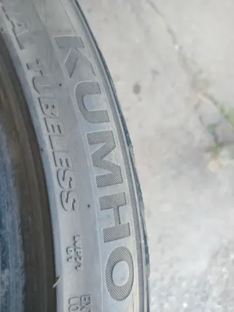 Продаю разноширокую зимнюю резину 225 40 18 и 255 35 18 Донецк