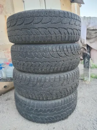 Продаю зимнюю резину 225 60 17 Донецк