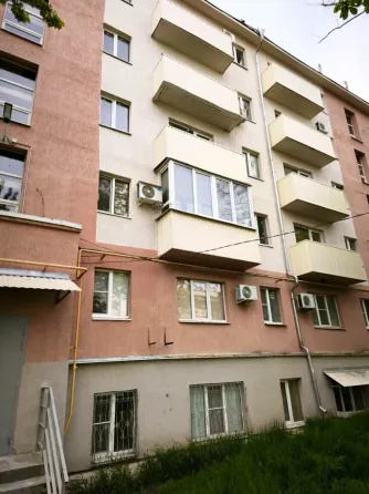 Продается 2-комнатная квартира в Приморском районе Мариуполь