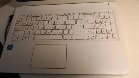 Эксклюзивный белый ноутбук Asus для офиса в идеале Донецк