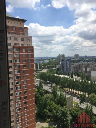Продам 100 кв м Фаворит Новострой Шахтерская площадь Донецк
