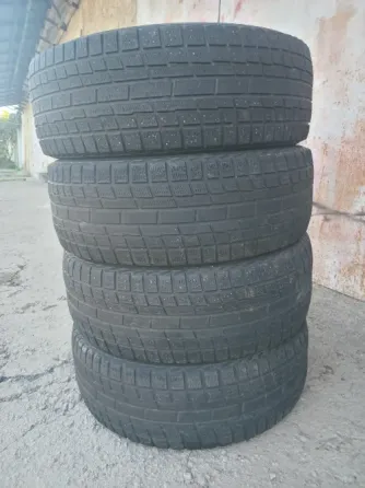 Продаю зимнюю резину 215 55 18 Донецк