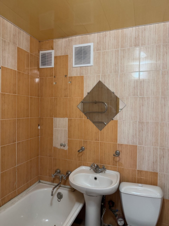 Продам 3к кв маяковского/розы Донецк
