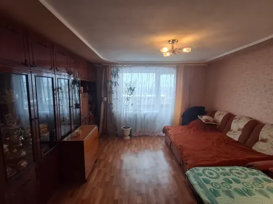 Продам 3-к квартиру Ленинский р-н Донецк