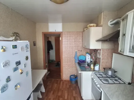Продам 3-к квартиру Ленинский р-н Донецк