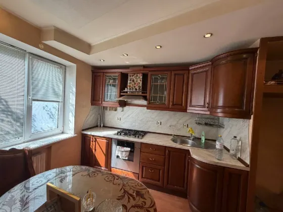 Продажа 3-х комнатной квартиры в Калининском районе-улица Черниговская 4а-рядом Дс Дружба Донецк