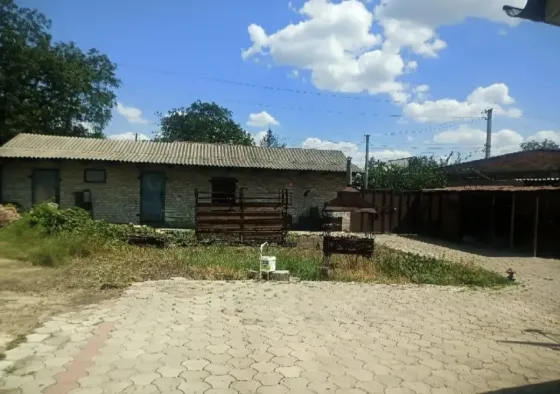 Пpoдаётся 4-х комн. дoм (кв-ра на земле) г.Донецк, ул.Яковлева Донецк