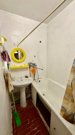 Продажа 3 комн. квартиры, ул. Нижнекурганска (ориентир Ледовая Арена) Донецк