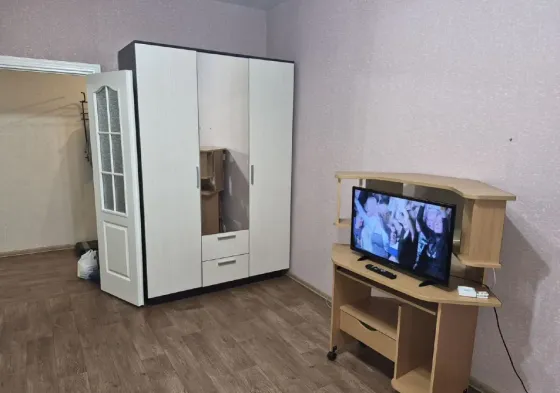 сдаю двухкомнатную квартиру в центральном районе города Донецка Челюскинцев Донецк