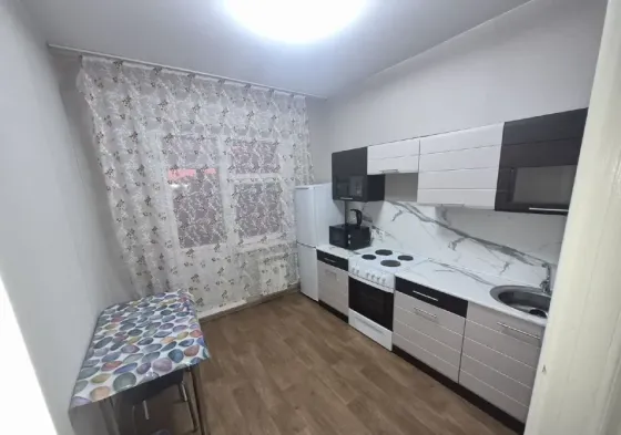 сдаю двухкомнатную квартиру в центральном районе города Донецка Челюскинцев Донецк
