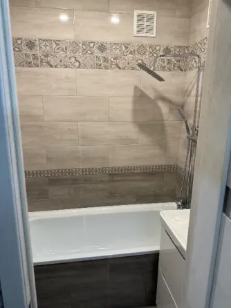 Продам квартиру на Бажанова 2-х комнатная 50 кв.м. Макеевка