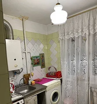 Продам 2-х комнатную, Центр, бул. Школьный Донецк