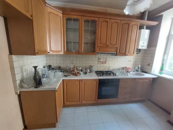 Продам 3-комнатную сталинку в самом центре Донецка. Юзовская пивоварня. Донецк