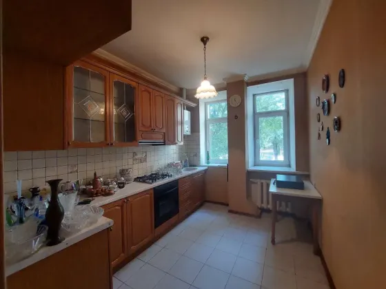 Продам 3-комнатную сталинку в самом центре Донецка. Юзовская пивоварня. Донецк