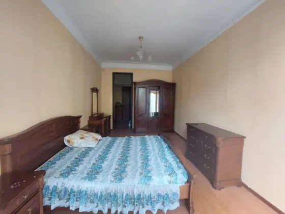 Продам 3-комнатную сталинку в самом центре Донецка. Юзовская пивоварня. Донецк