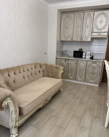 Сдаётся просторная квартира с изолированными комнатами в калининском районе, с комфортабельной мебел Донецк