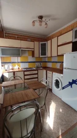Сдам 1-но комн на Университетской. Есть всё необходимое. 2/5. Центр Донецк