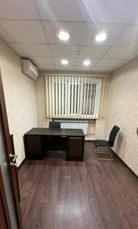 Продам офис! Центр! Проспект Ватутина. Ремонт. Отдельный вход. Донецк
