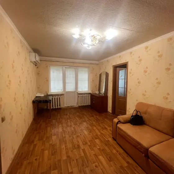 Срочная продажа 2-комнатной квартиры в Калининском районе на улице 50-й Гвардейской Дивизии Донецк