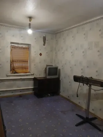 Продам дом ,отдельно стоящий ,в Ленинском районе ,,рынок Соловки . Донецк