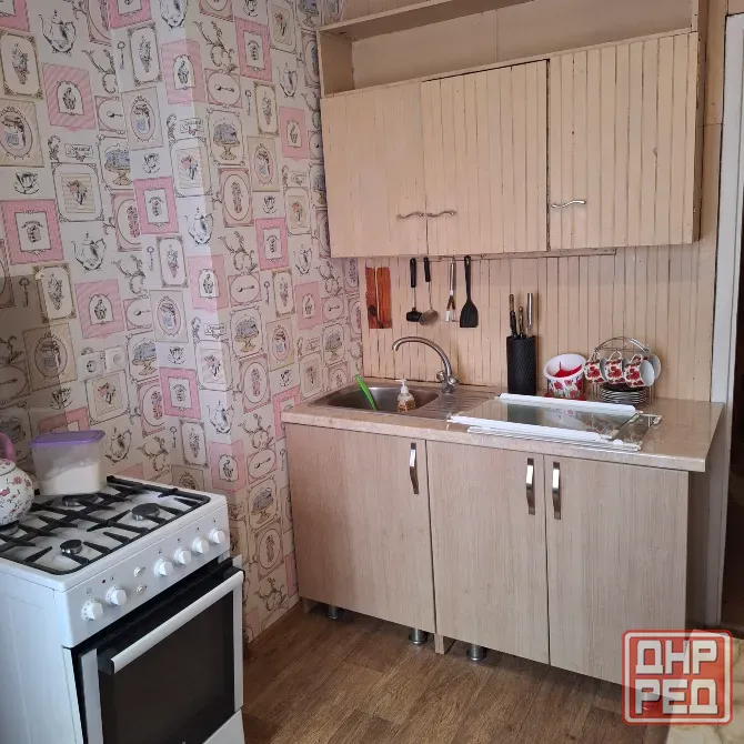 Срочно! Цена снижена! 2 квартира б.Школьный Крытый рынок Донецк - изображение 1