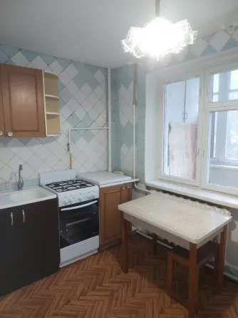 Срочно сдам 2к.кв, г. Макеевка, мкрн Центральный, дом 5 Макеевка