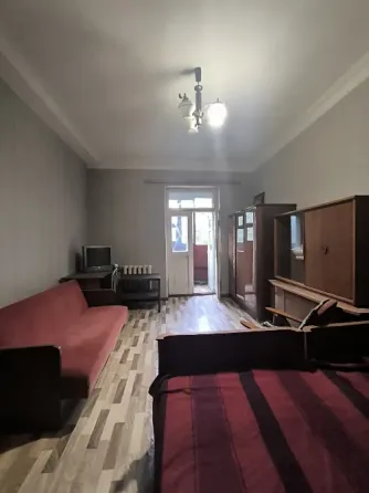 Продается 1 комн. кв. в "немецком" доме на ул.Кирова. Ориентир Телецентр. Донецк