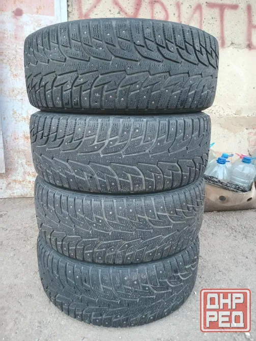 Продаю комплект зимней резины 235 55 17 Донецк - изображение 1