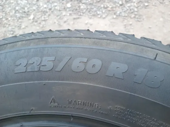 Продаю два зимних ската 225 60 18 Донецк