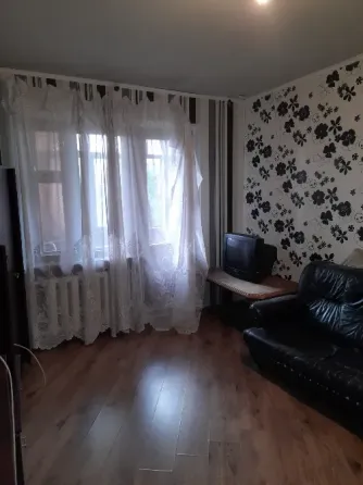 продам 1к чешку 4/9 по пр. 25 летия ркка/челюскинцев Донецк