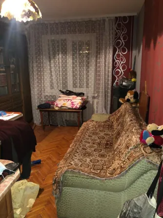 продам 3-хъ комнатную картиру район Планетария Донецк