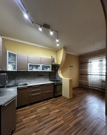 сдаю двухкомнатную квартиру 68.0 м² этаж 2 город донецк, петровский район, площадь победы Донецк