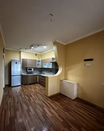 сдаю двухкомнатную квартиру 68.0 м² этаж 2 город донецк, петровский район, площадь победы Донецк