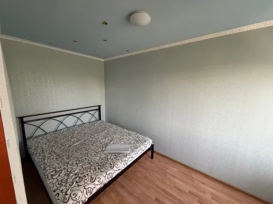 Продам 3 ком. кв., Автономка, 4/4 эт., 56 м.кв. - Макеевка, мкр. Комсомольский Макеевка