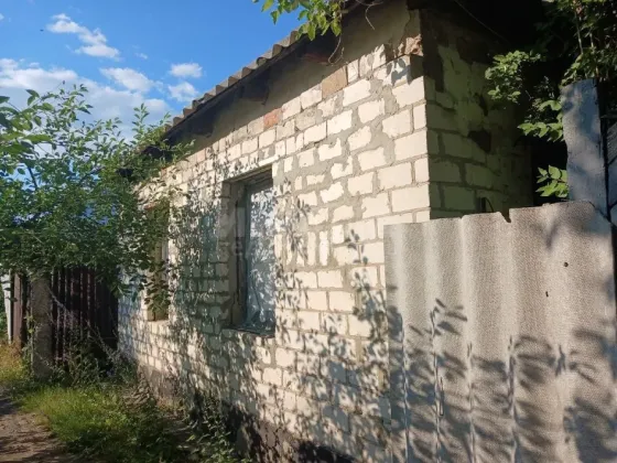 Дом рн. Буденного ул. Джамбула 13 Луганск
