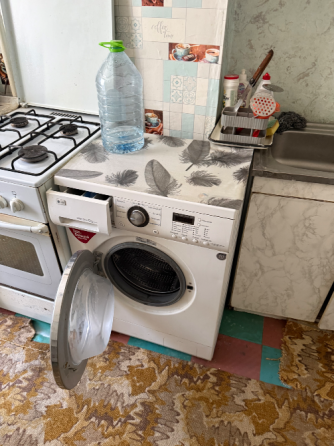 Продам 2км.кв Вечерний рынок Левый берег Мариуполь